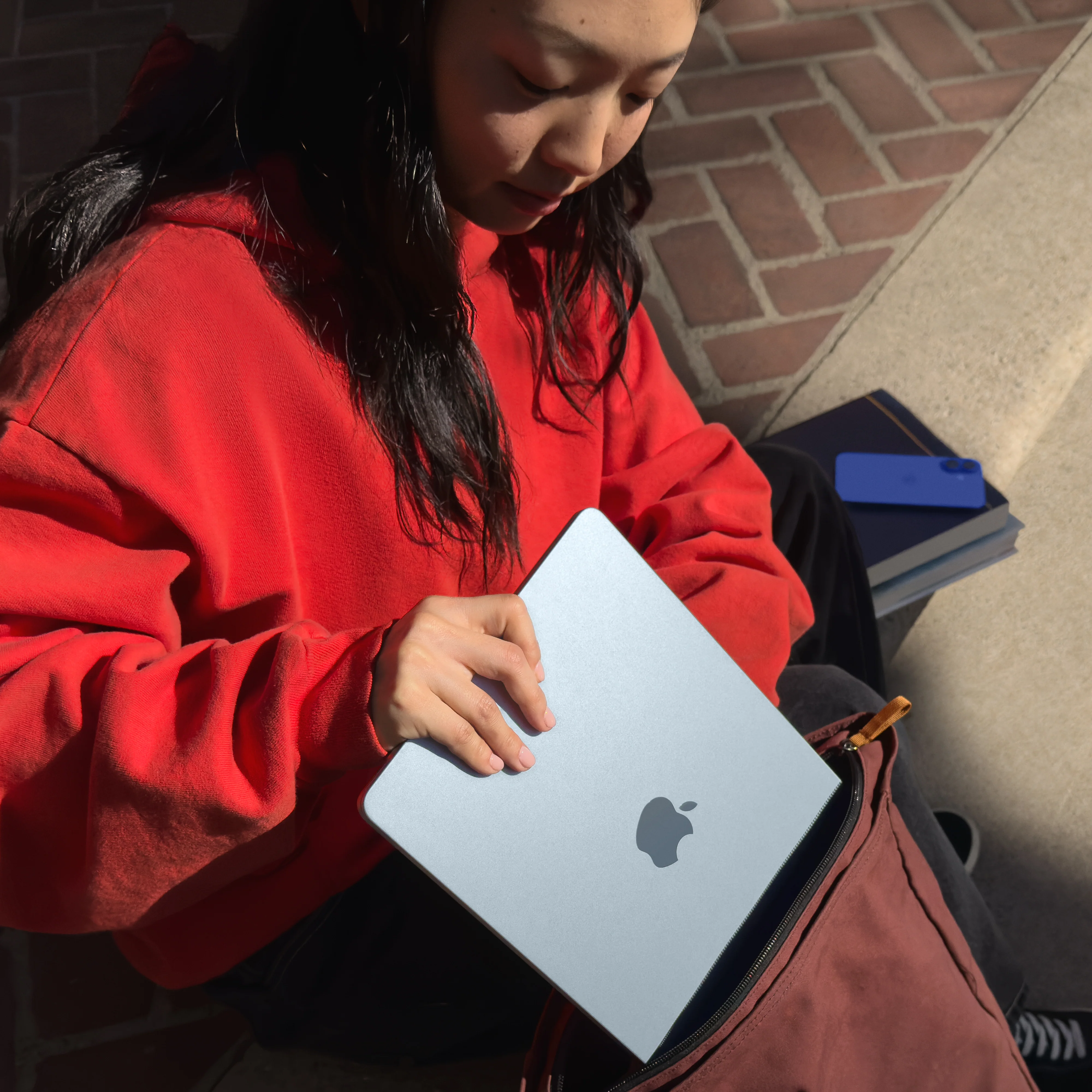 13-inch MacBook Air: Apple M4 chip with 10-core CPU and 8-core GPU, 256GB SSD - Starlight - Image 8