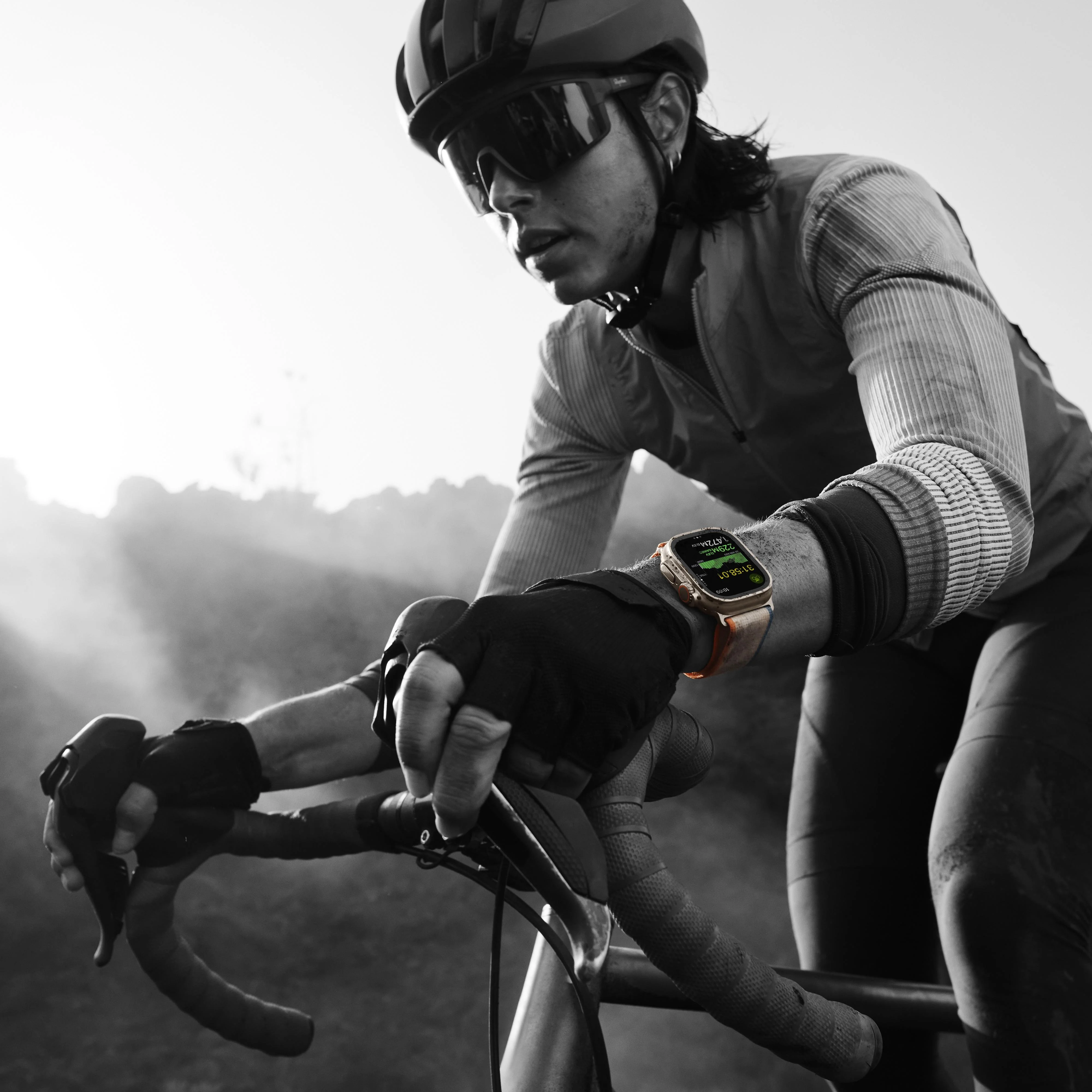 Apple Watch Ultra 2 GPS + Cellular 49mm Titanium Case with Olive Alpine Loop - Small - Image 5